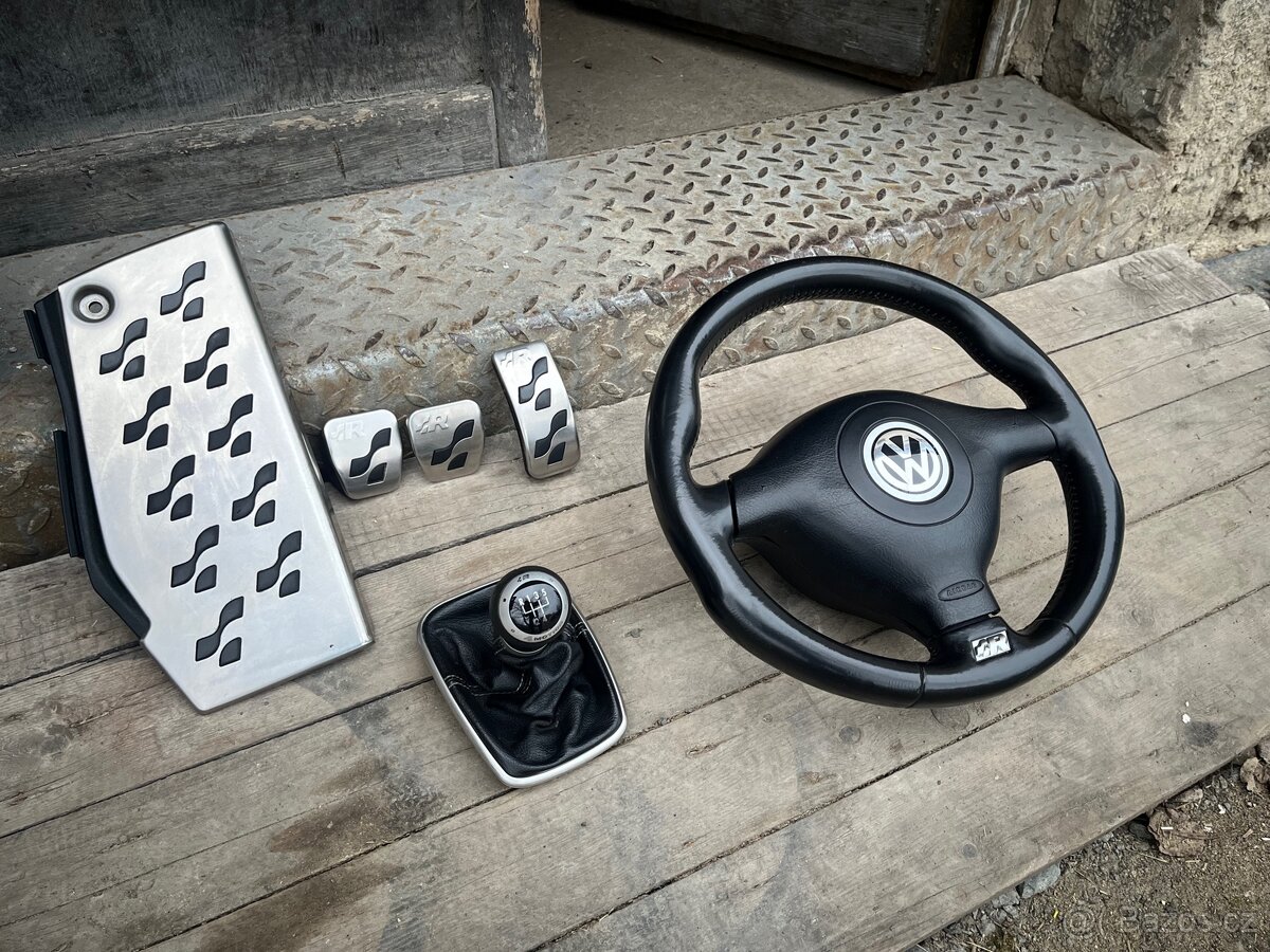 Vw golf IV r32 volant, pedál set, řadička