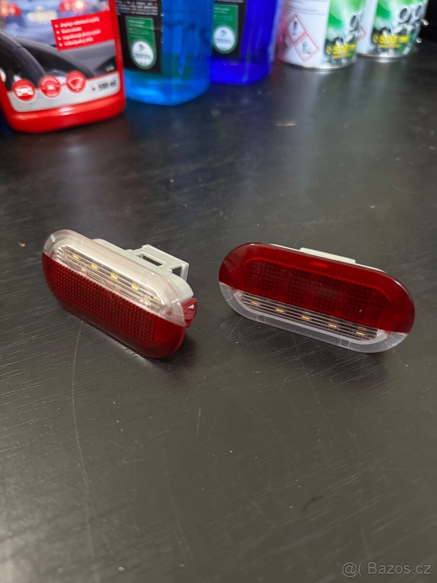 LED světla do předních dveří - Škoda Octavia 2 před fl