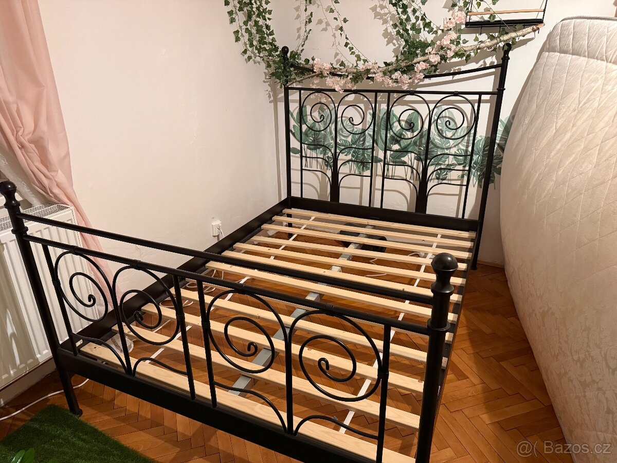 Kovová postel Ikea