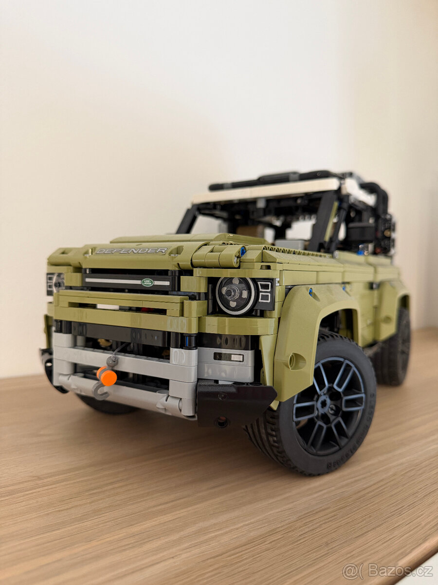 Lego Technic 42110 Land Rover Defender