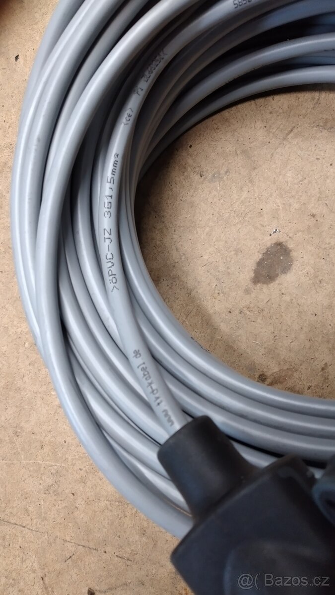 Prodlužovací kabel 230V