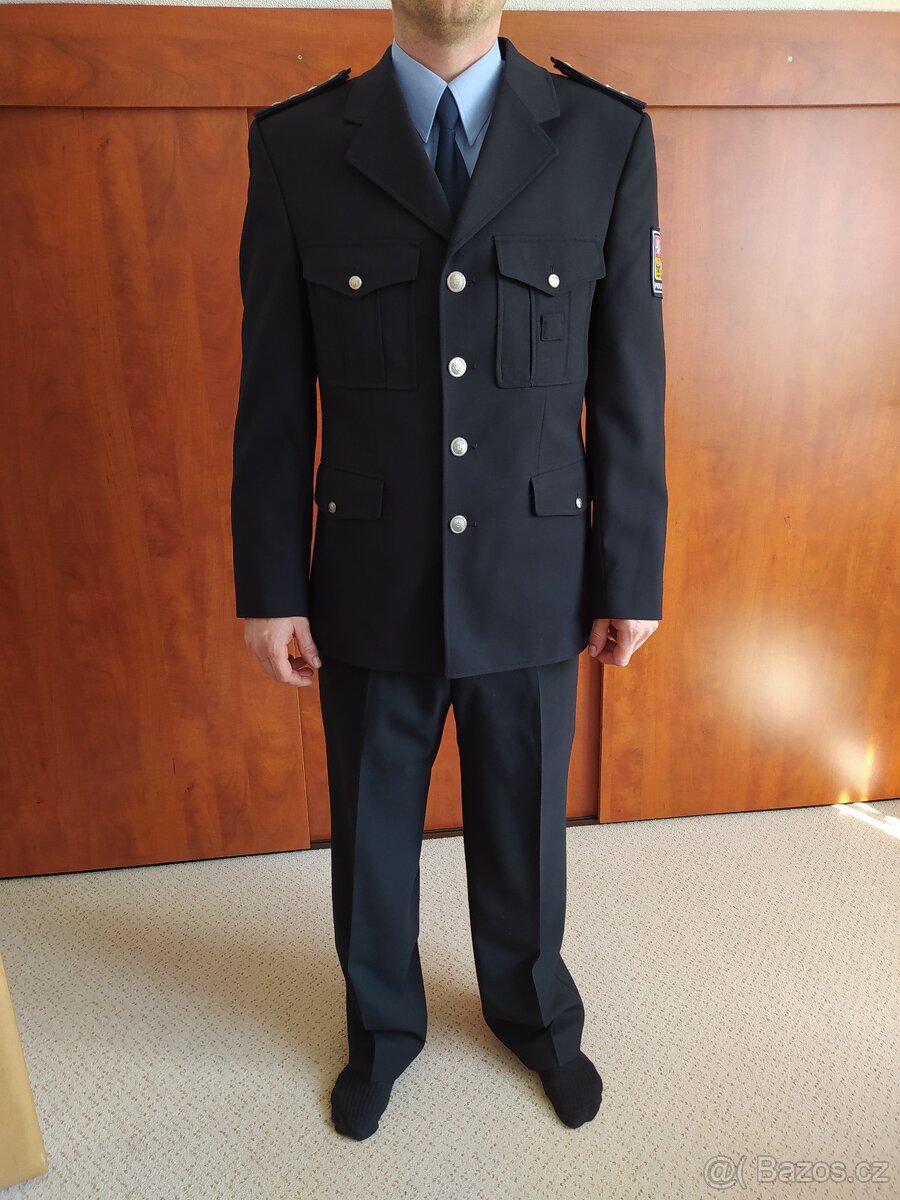 Policejní slavnostní uniforma
