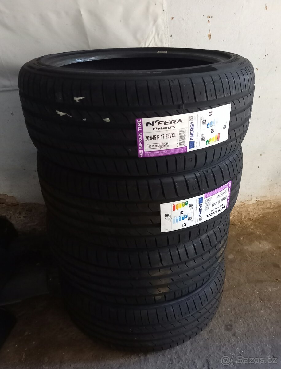 205 45 R17 letní pneu Nexen - nové