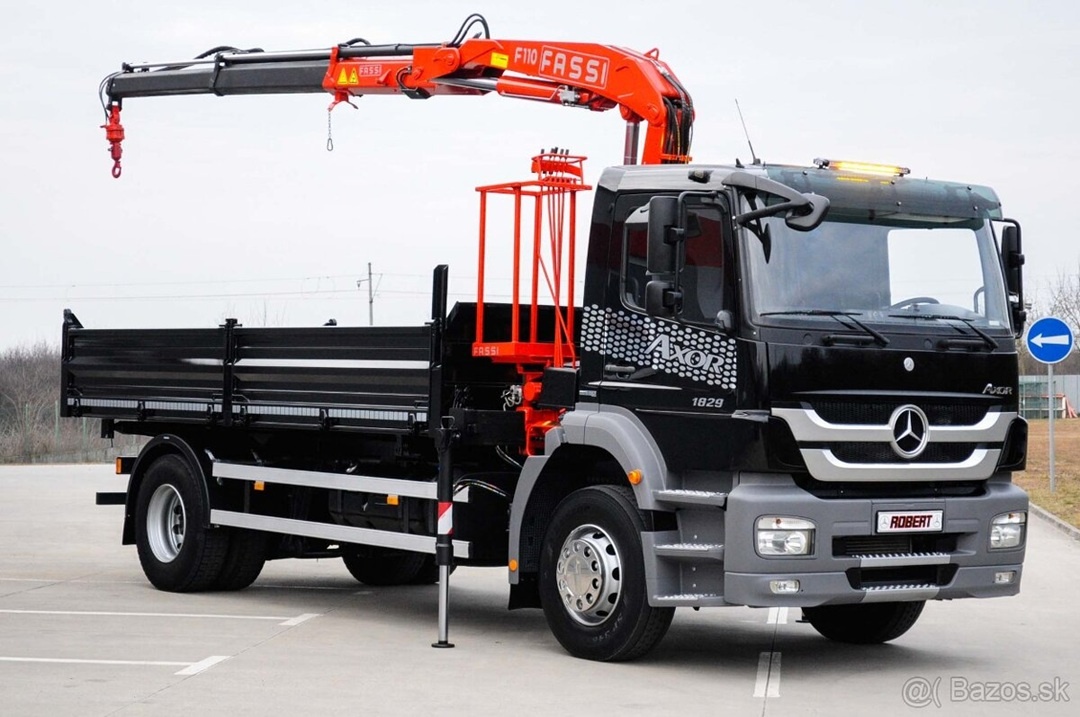 TŘÍSTRANNÝ SKLÁPĚČ + HYDRAULICKÁ RUKA MERCEDES AXOR 1829