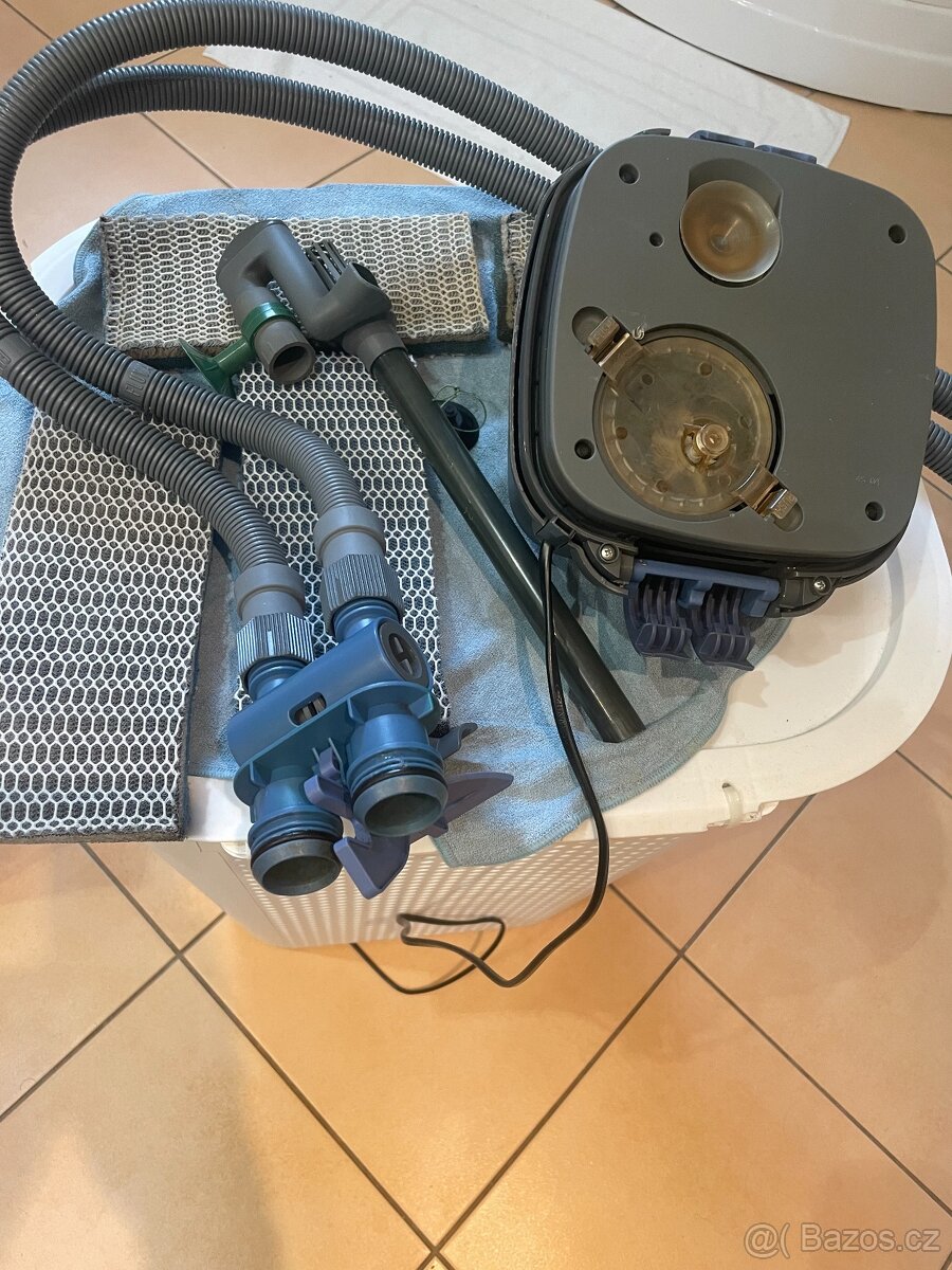 prodám akvarijní venkovní filtr Fluval 204
