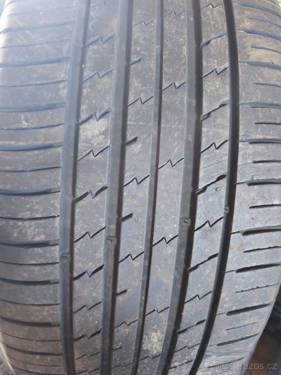 285/40zr22