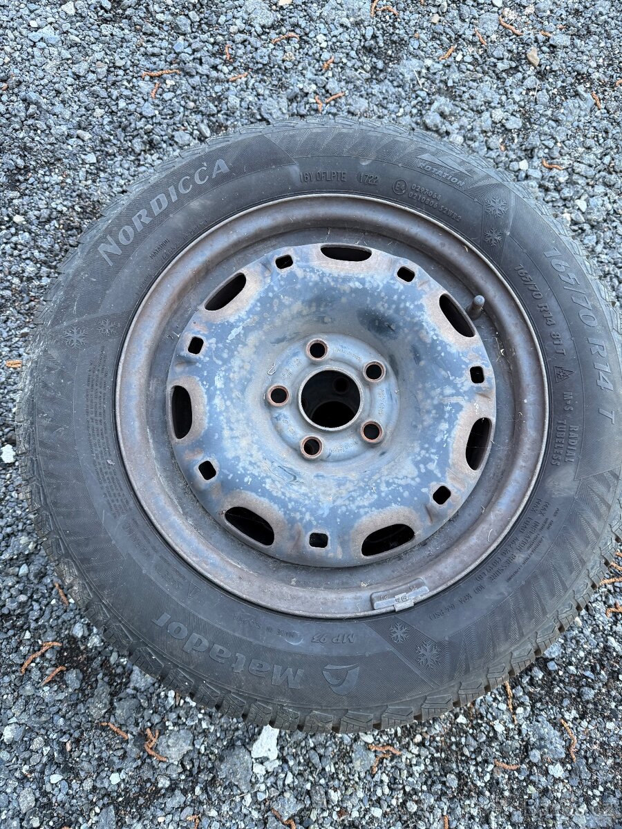 Zimní pneu s disky Škoda Fabia l 165/70 R14