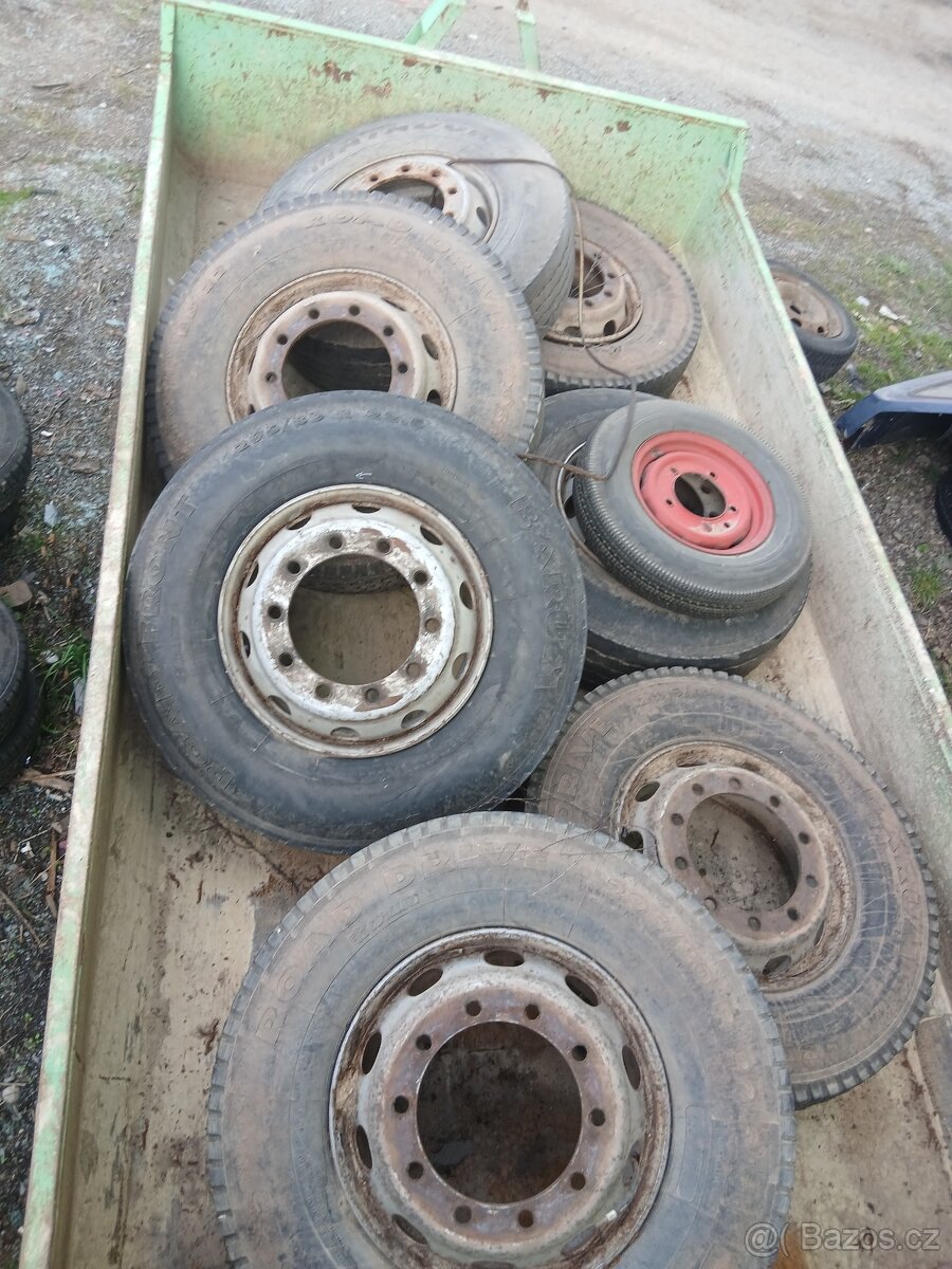 295/80-22,5