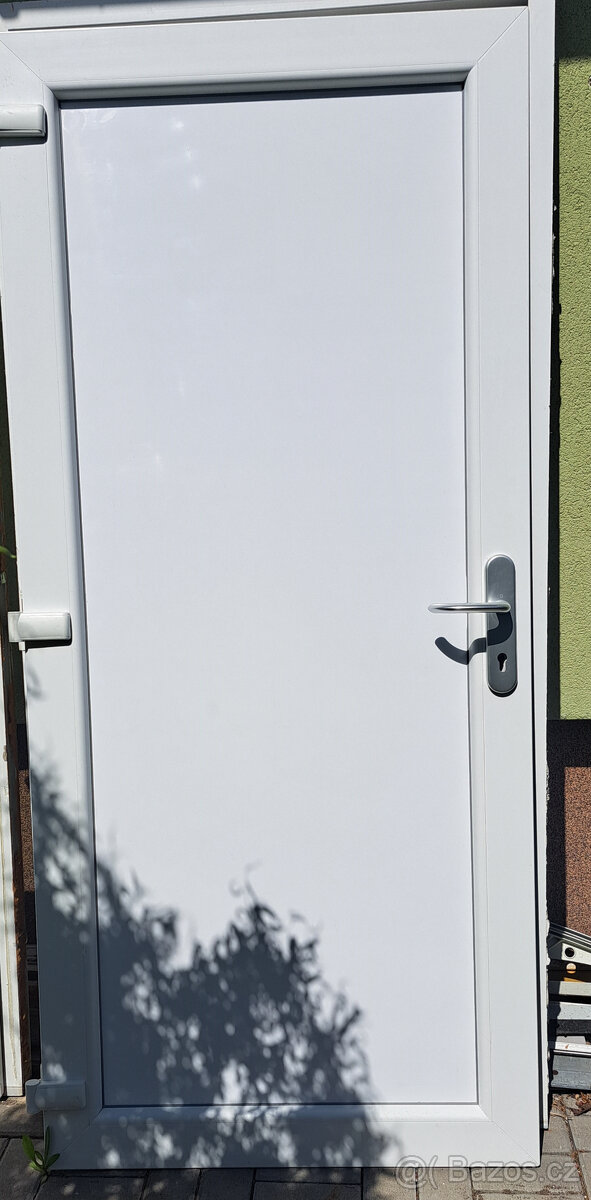 Vchodové dveře plastové š.100x210v.