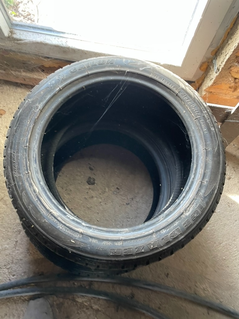 Zimní gumy 215/50R17 na spálení - 2ks