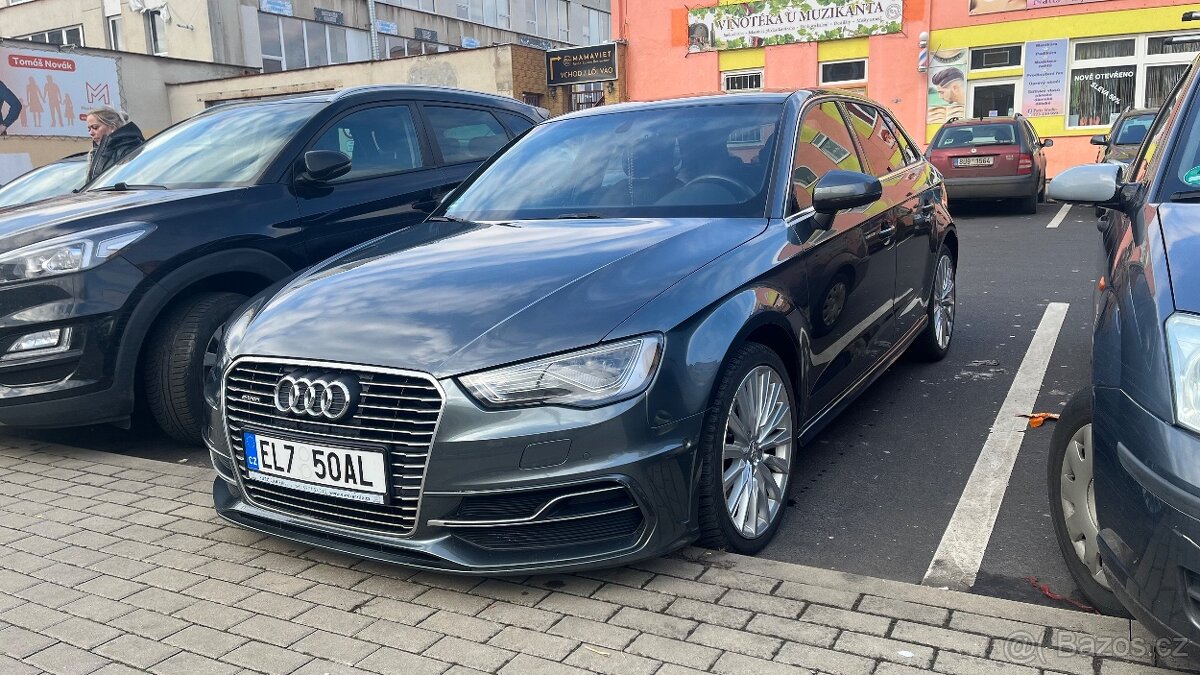 Audi A3 e-tron ( benzin+elektro)