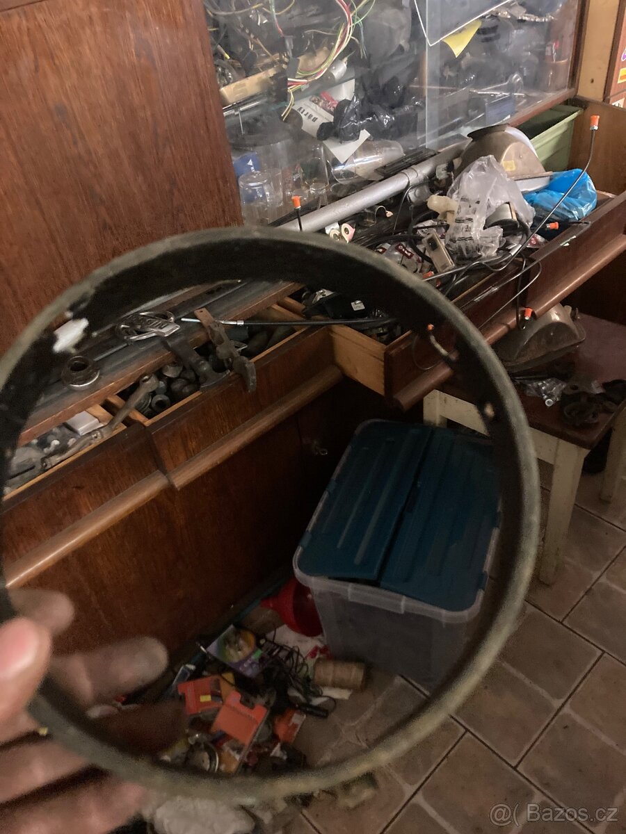Rámečky předních světel Škoda 100 110 110 R