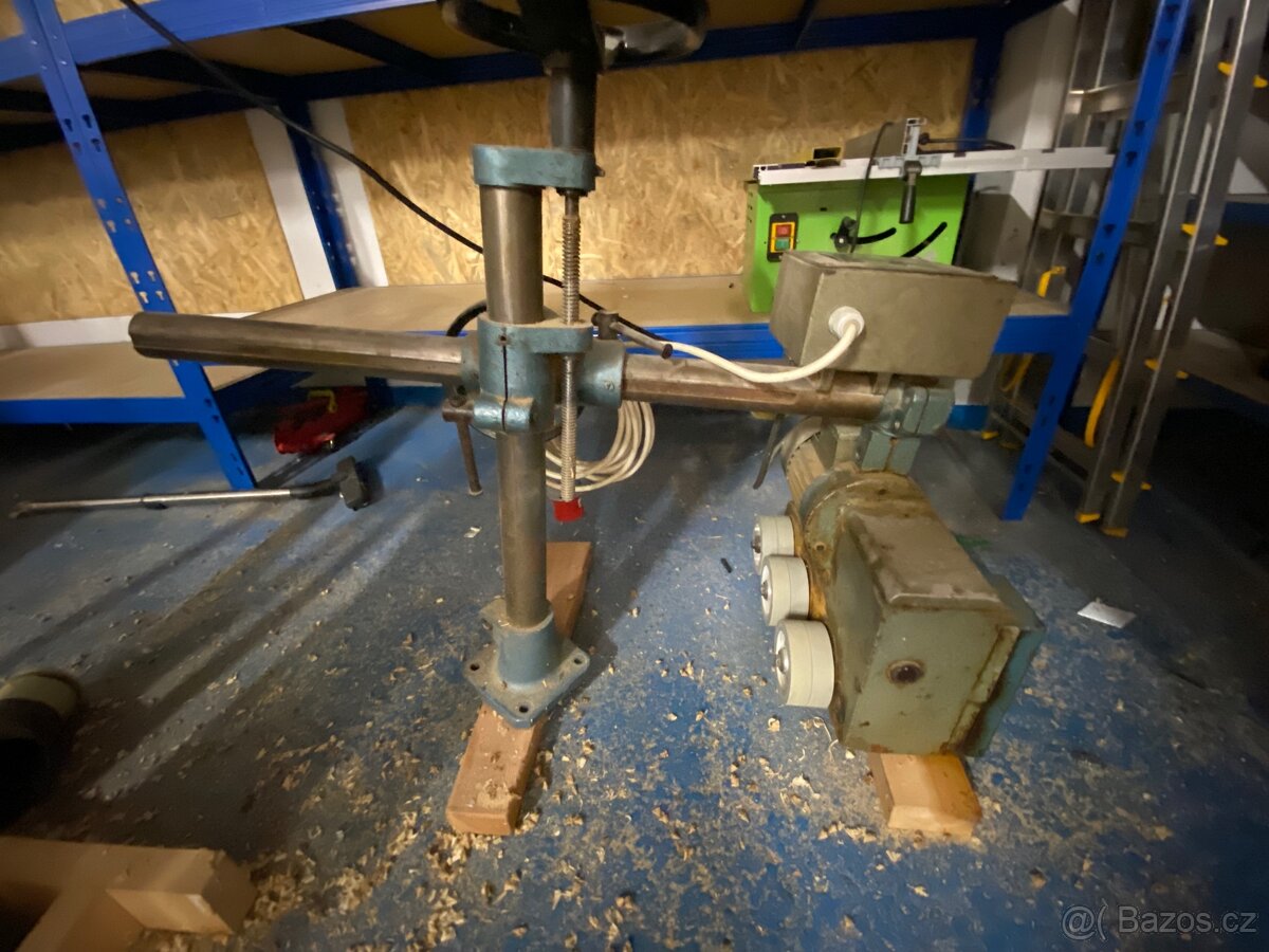 Podavac materialu TOS