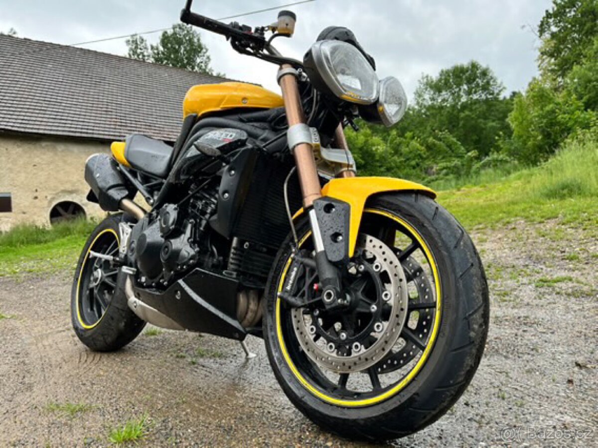 Triumph speed triple 1050