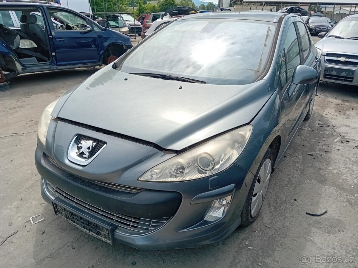 Peugeot 308 1.6 ( 5FX ) 110kW r.2008 šedá na náhradní díly