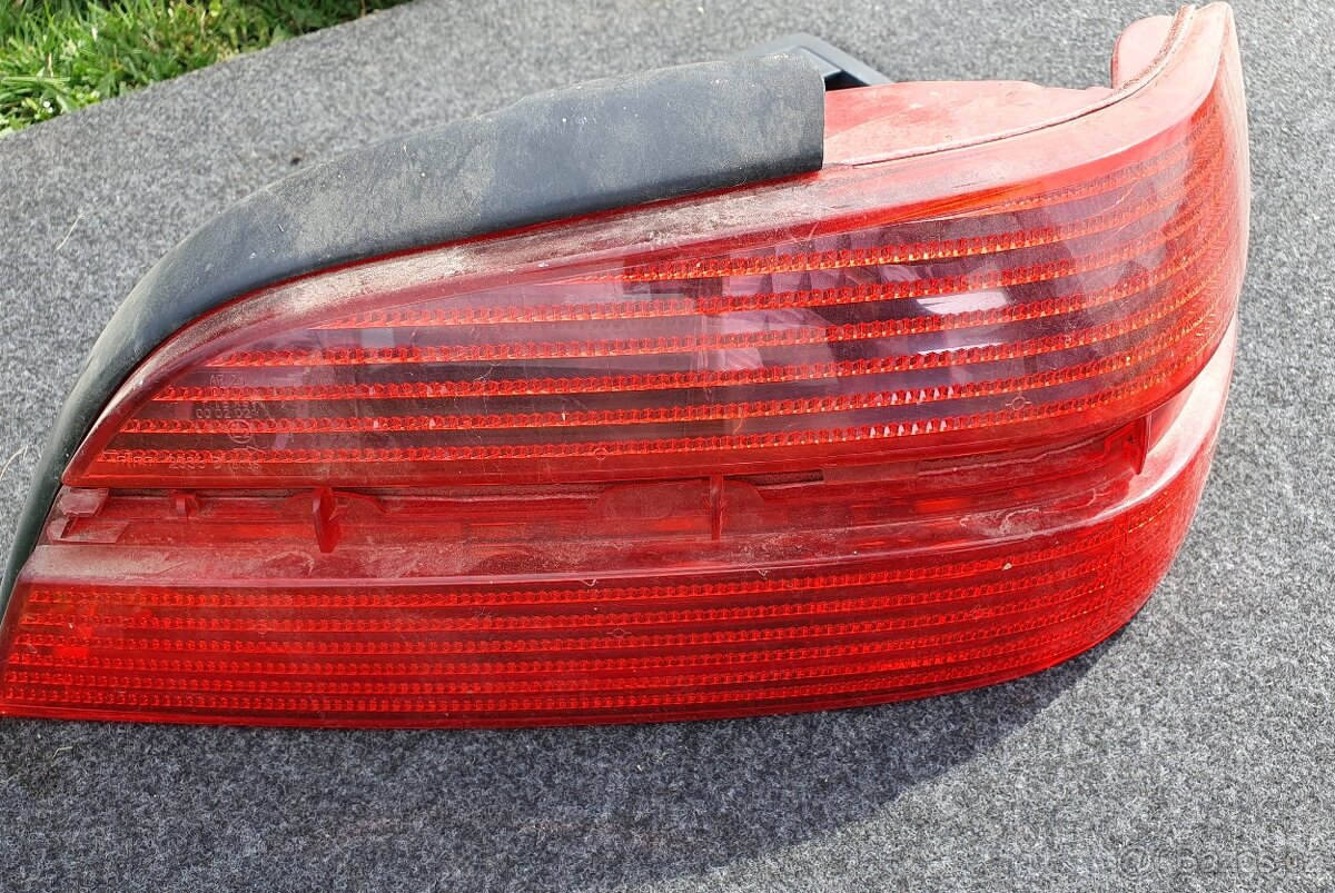 Peugeot 406 pravá zadní lampa