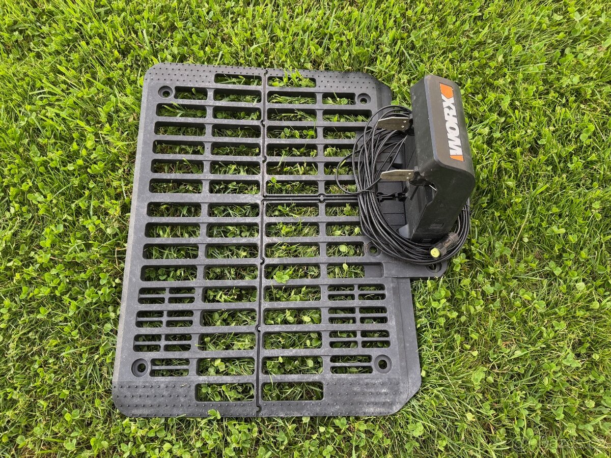 Robotická sekačka WORX M700 - super stav