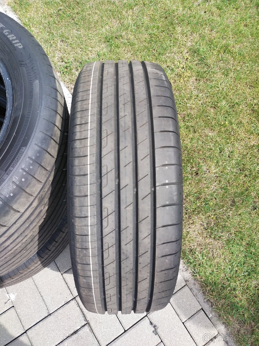 Letní 215/55 R18 nové