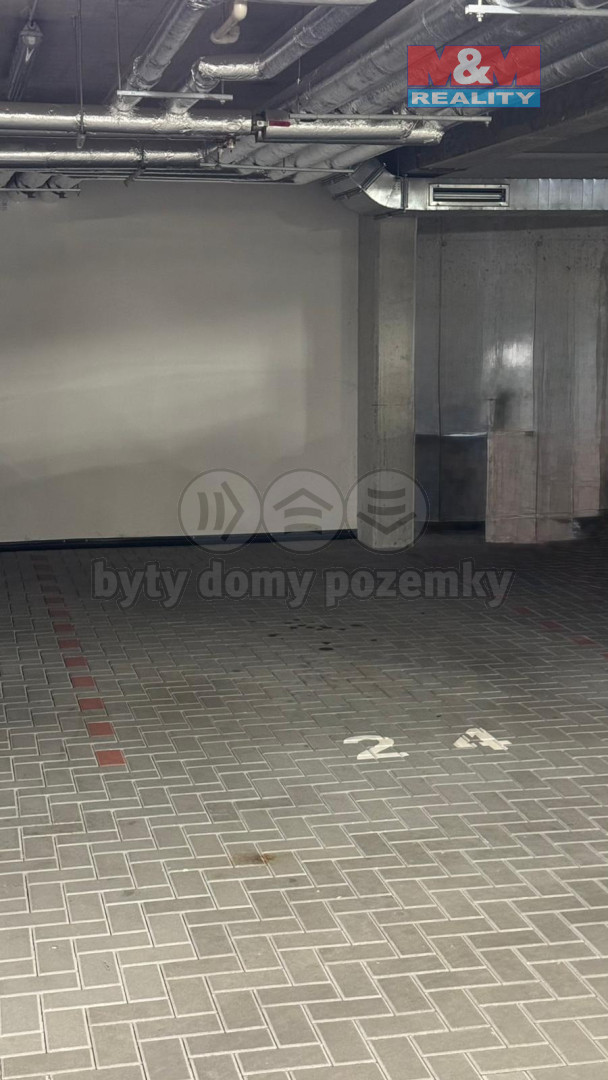 Pronájem garážového stání, 16 m², Olomouc, ul. Schweitzerova