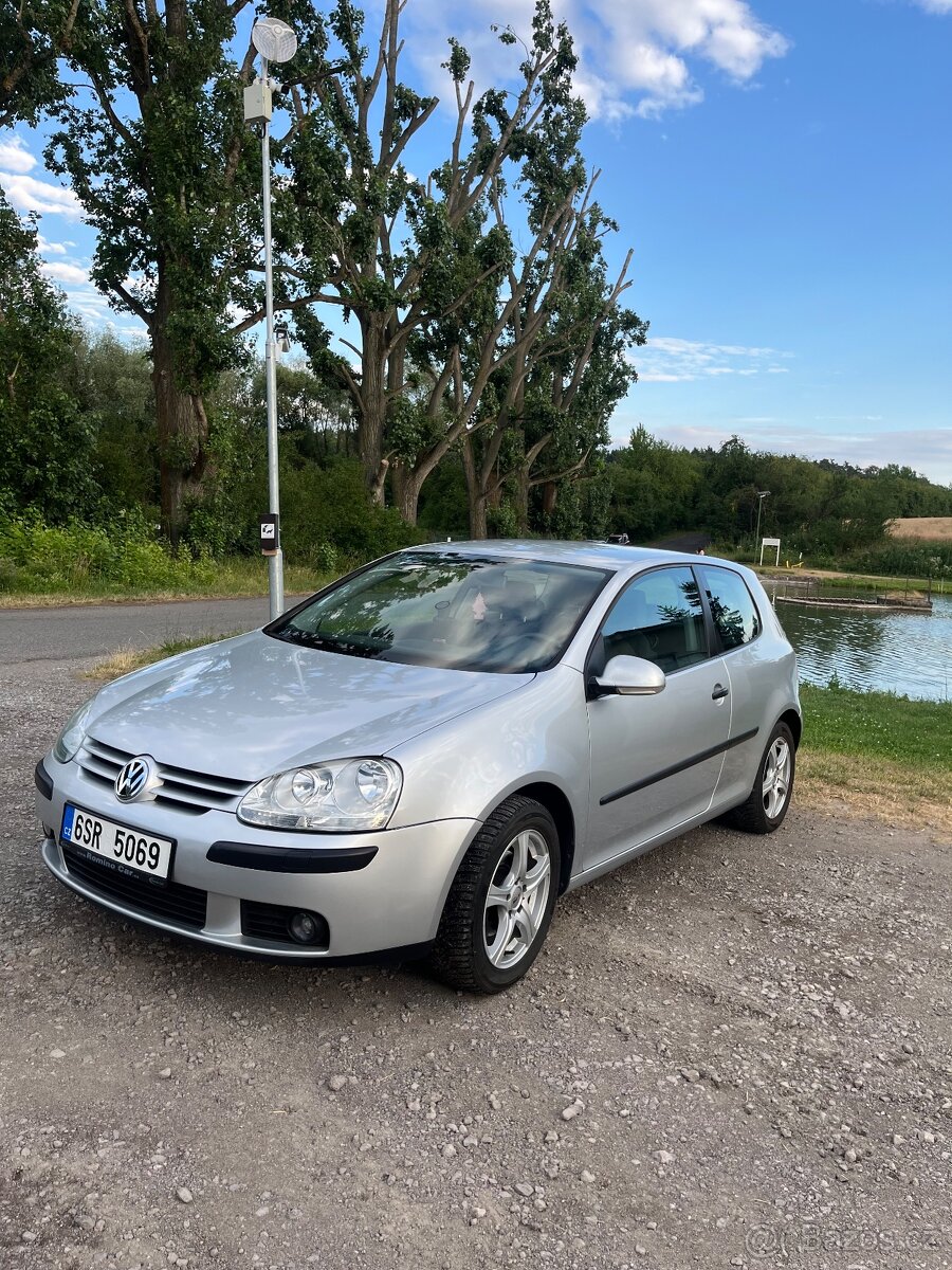 Volkswagen Golf V 1.6 (75kW)