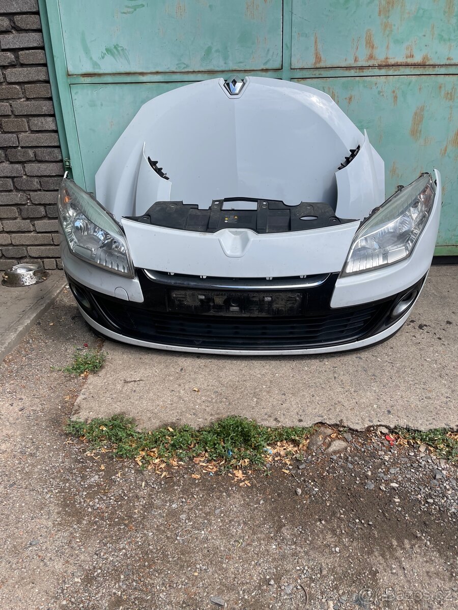 RENAULT MEGANE III FACE LIFT—-KOMPLET BILY PREDEK