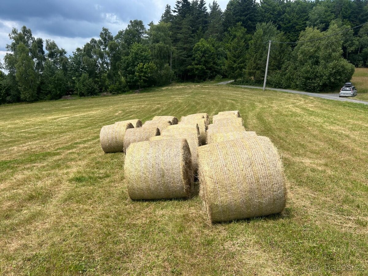 Balíky sena