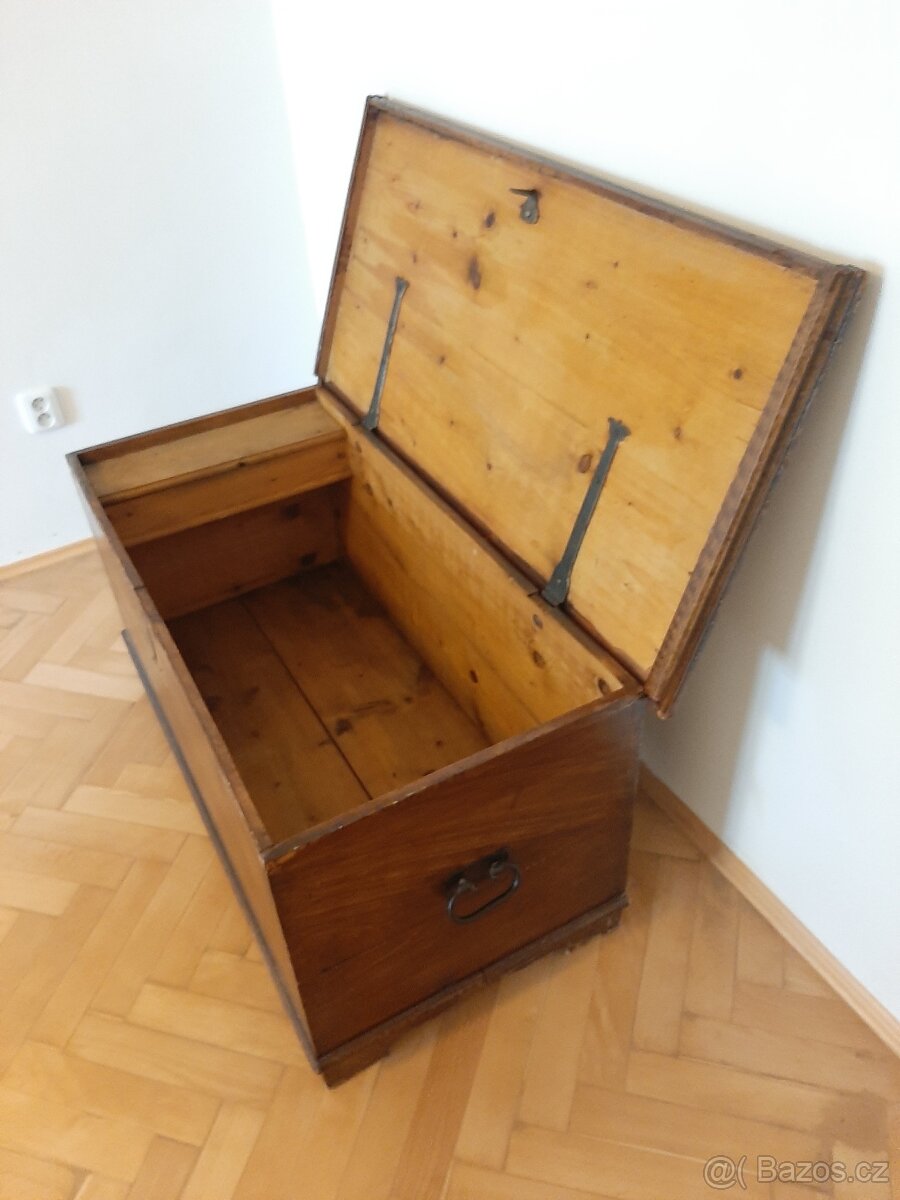 Starozitna truhla