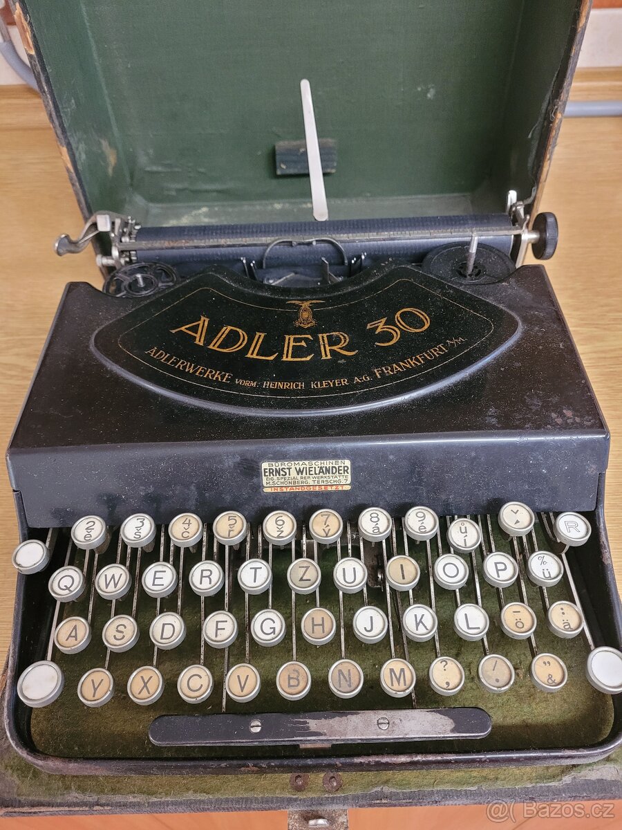 Psací stroj ADLER 30 kufříkový