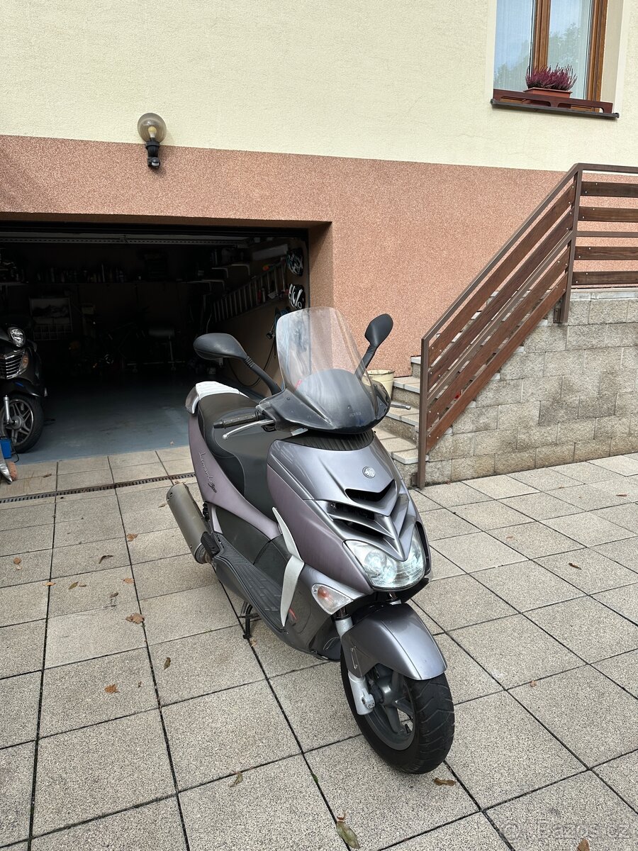 Aprilia Leonardo 300