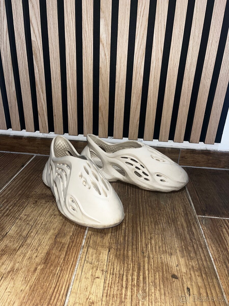 Adidas Yeezy foum