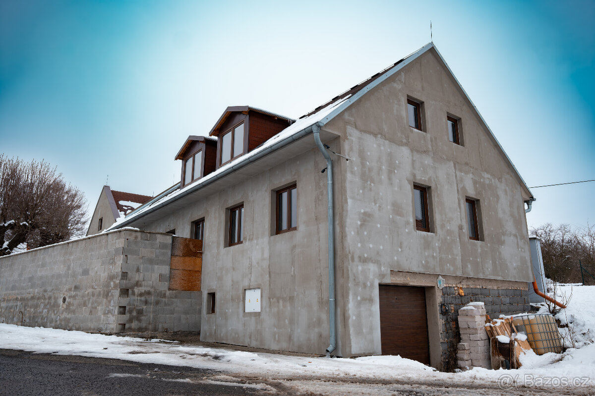 Prodej - Výjimečná nemovitost Březno - Velemín