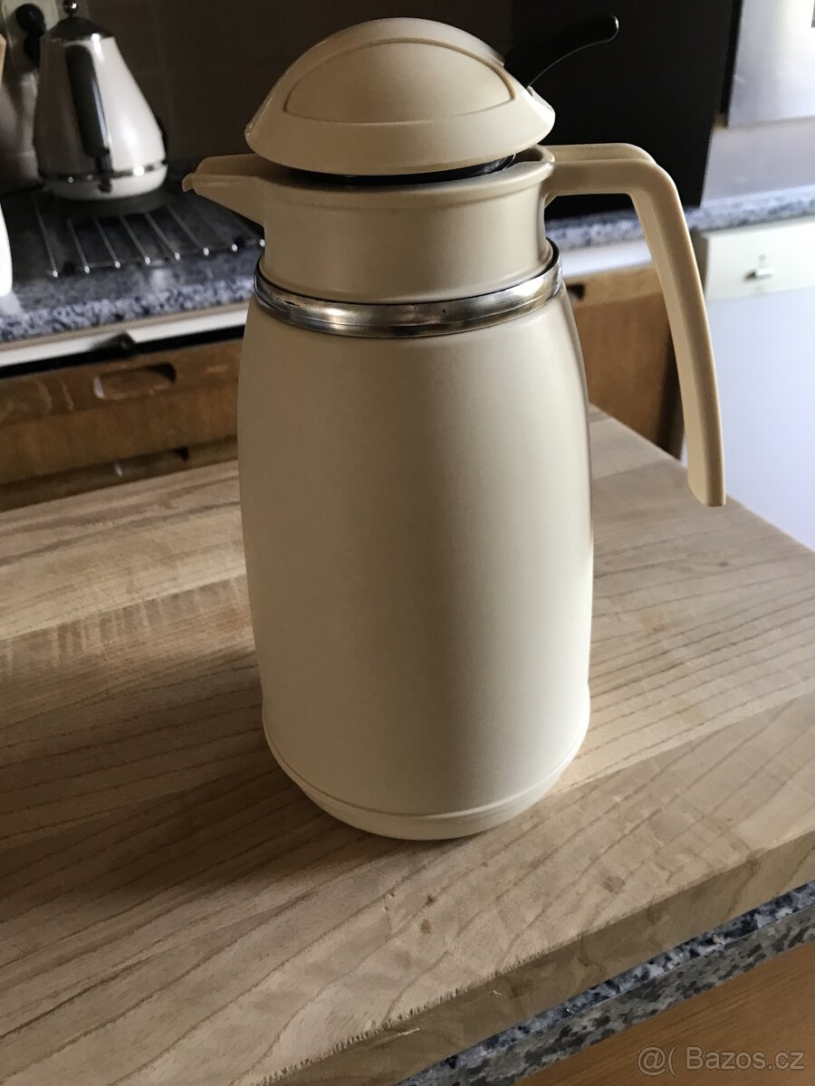 Termosk,hrnky,dzban,hlin. nádob,prk. na ryby, mosaz.květináč