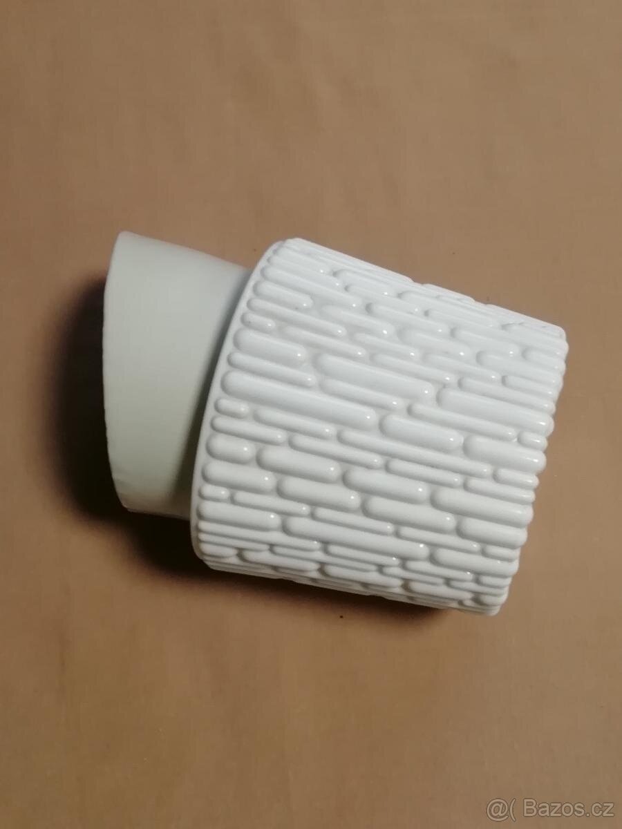 retro světlo se skleněným stínidlem