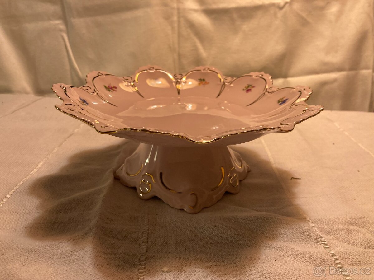 růžový porcelán – servírovací talíř