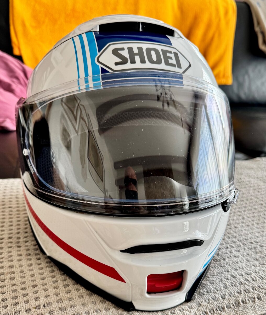 Výklopná přilba NEOTEC II je jediným zástup