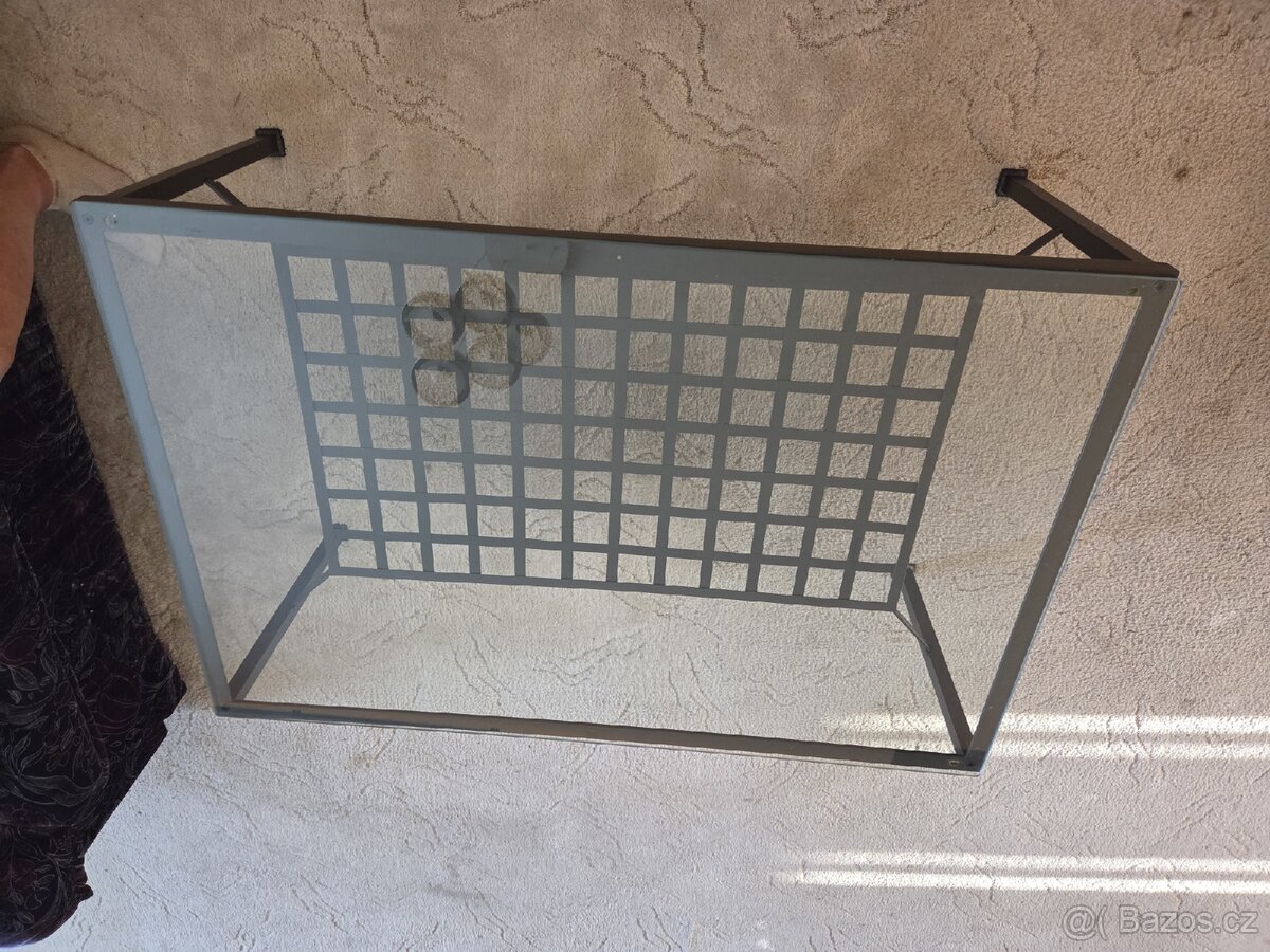 Konferenční stolek IKEA