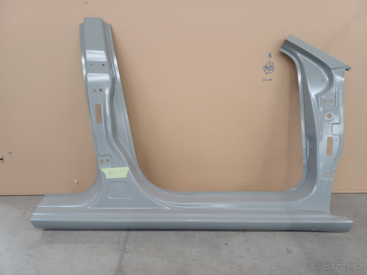 Fabie 3 kombi výřez P sloupky + práh