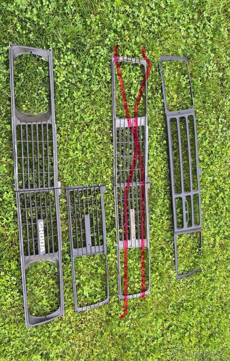 Přední maska mřížky škoda 120