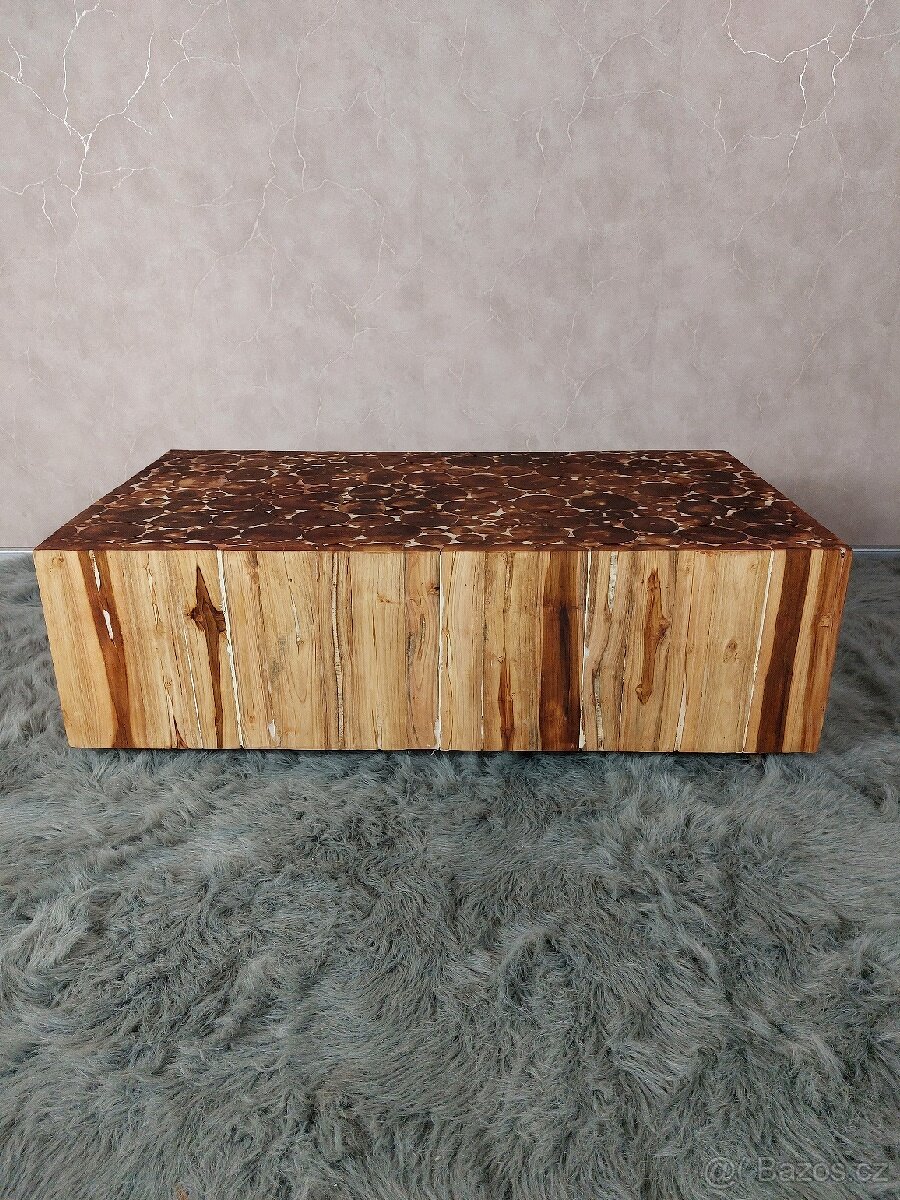 /459/ Konferenční stolek z teakového dřeva