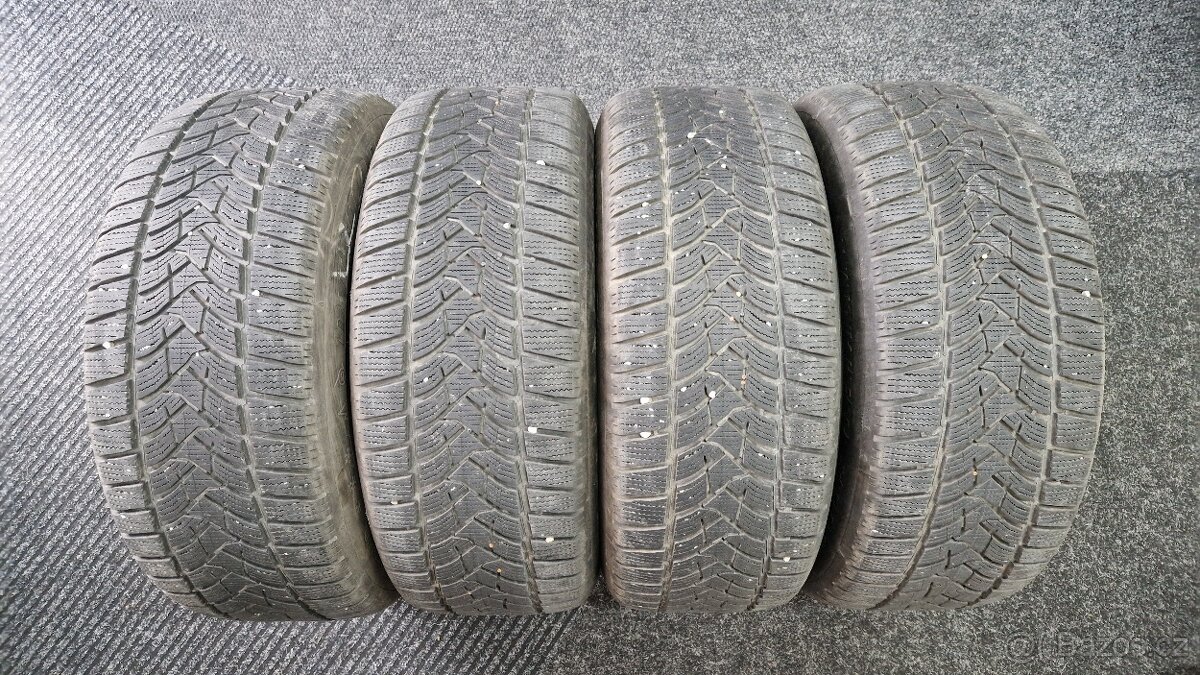 Zimní pneumatiky 235/55 R17 103V Dunlop