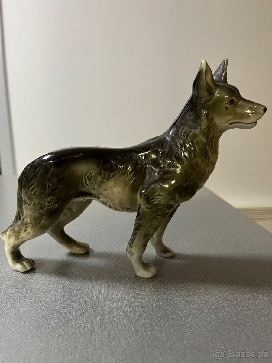Porcelánová soška