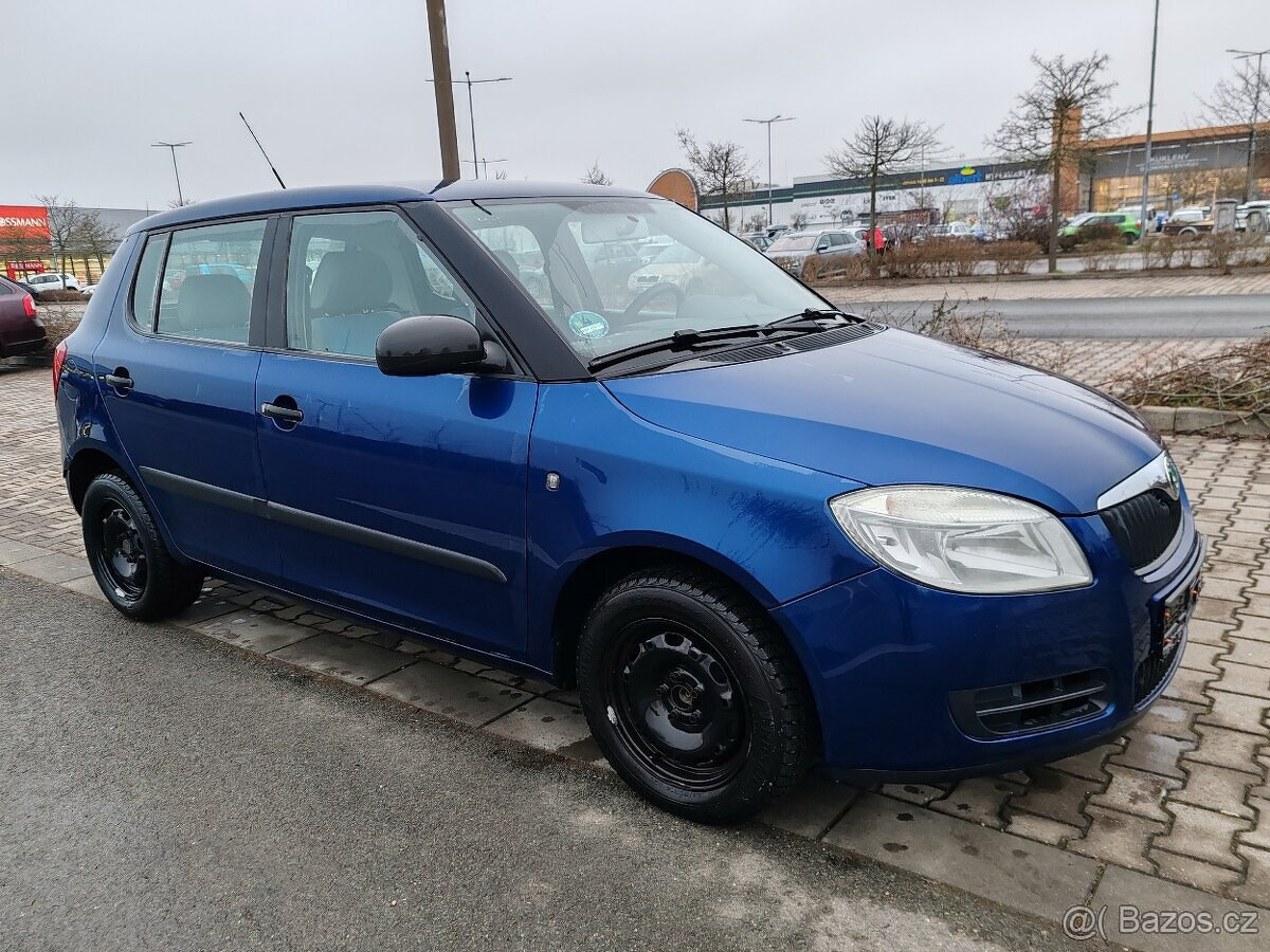 benzínová Škoda Fabia 2 poctivé super kilometry 107000km