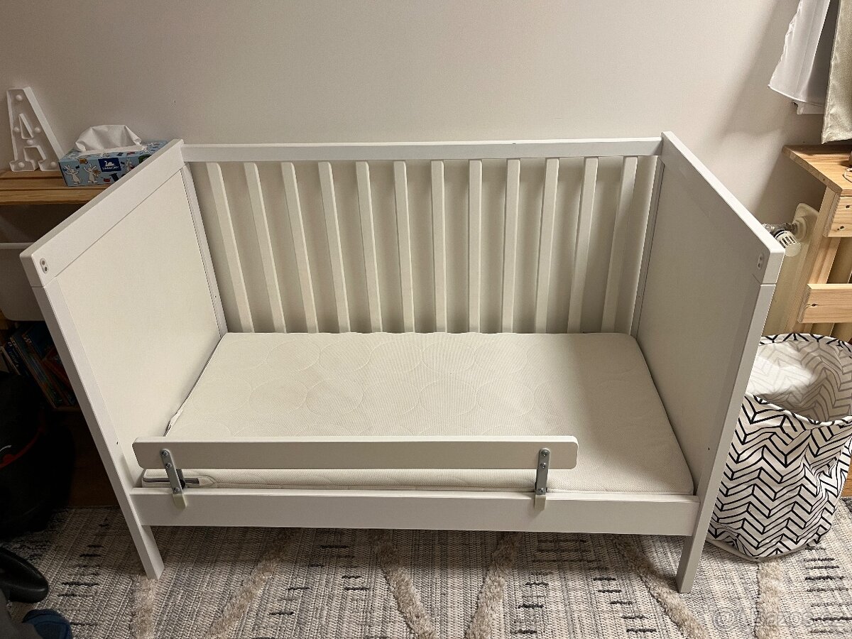 Postýlka IKEA Sundvik vč.matrace, povlečení atd