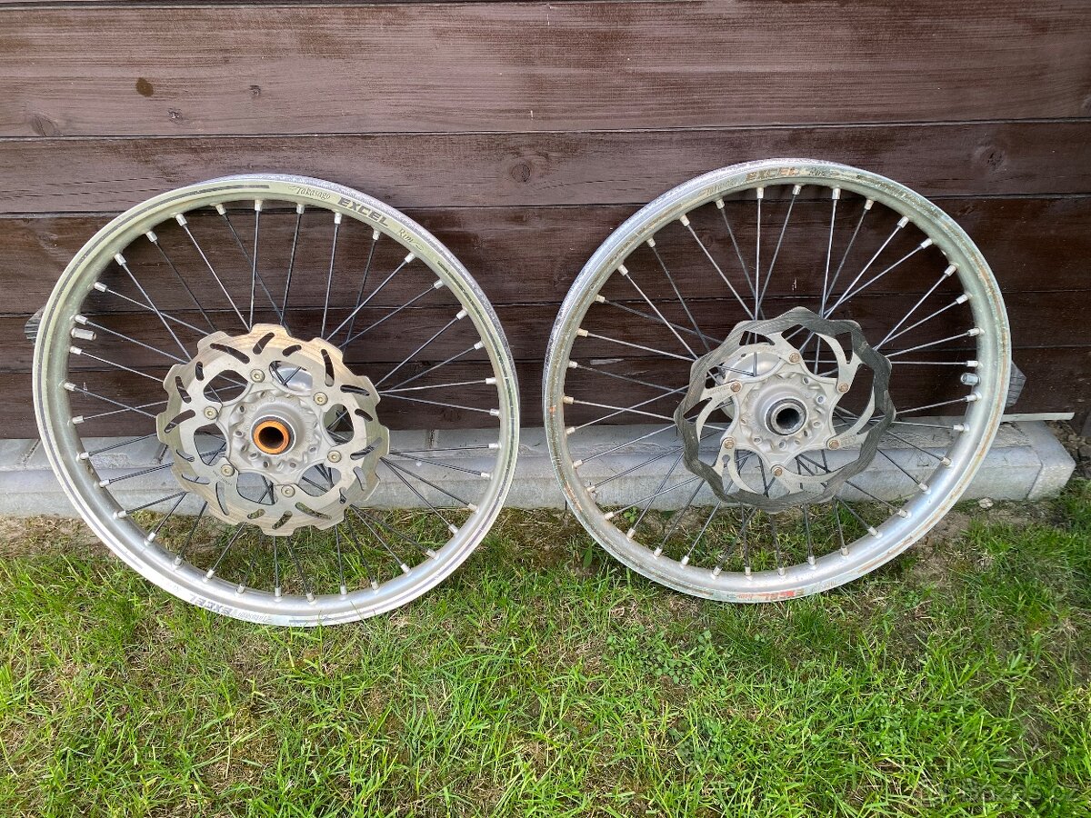 přední kola KTM 21"