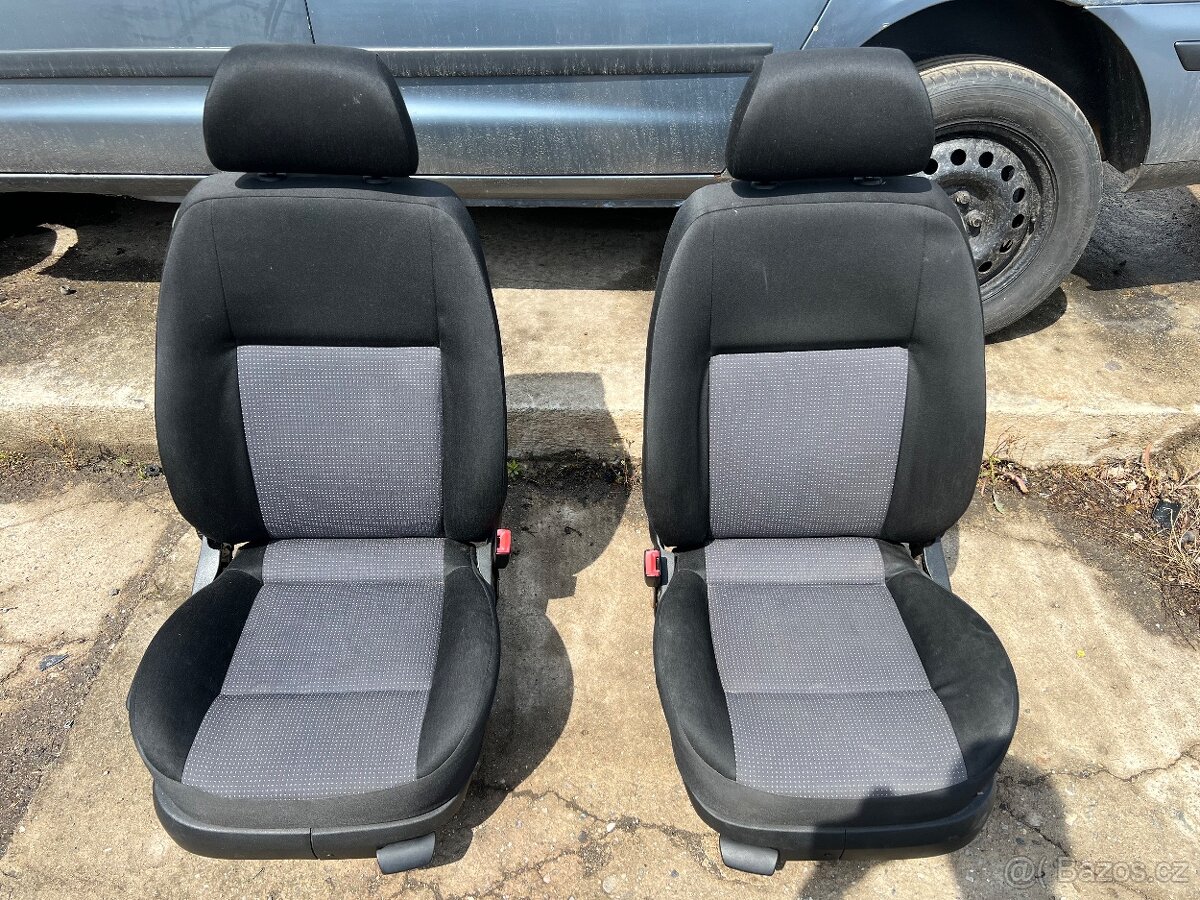 Sedačky VW Golf IV