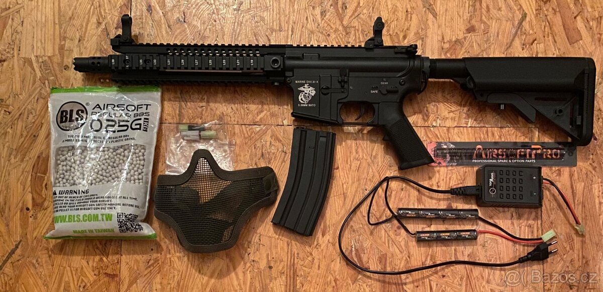 Prodám airsoft zbraň m4