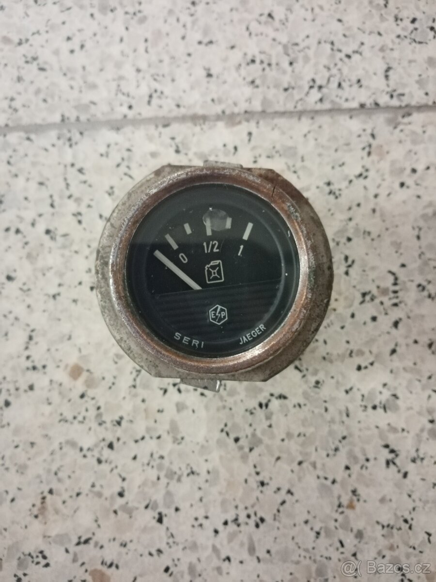 Palivoměr ARO M461