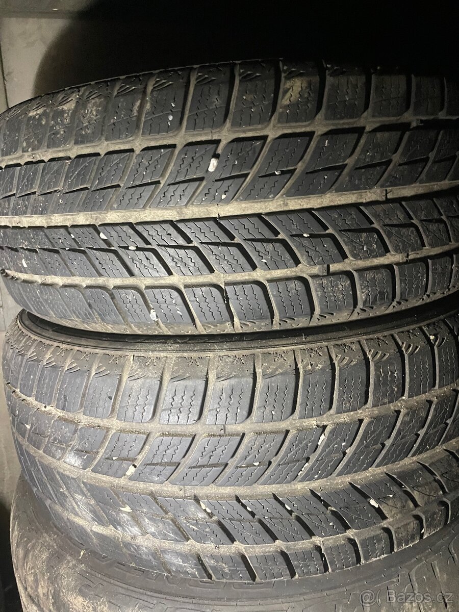 Zimni pneu 235/55 r17