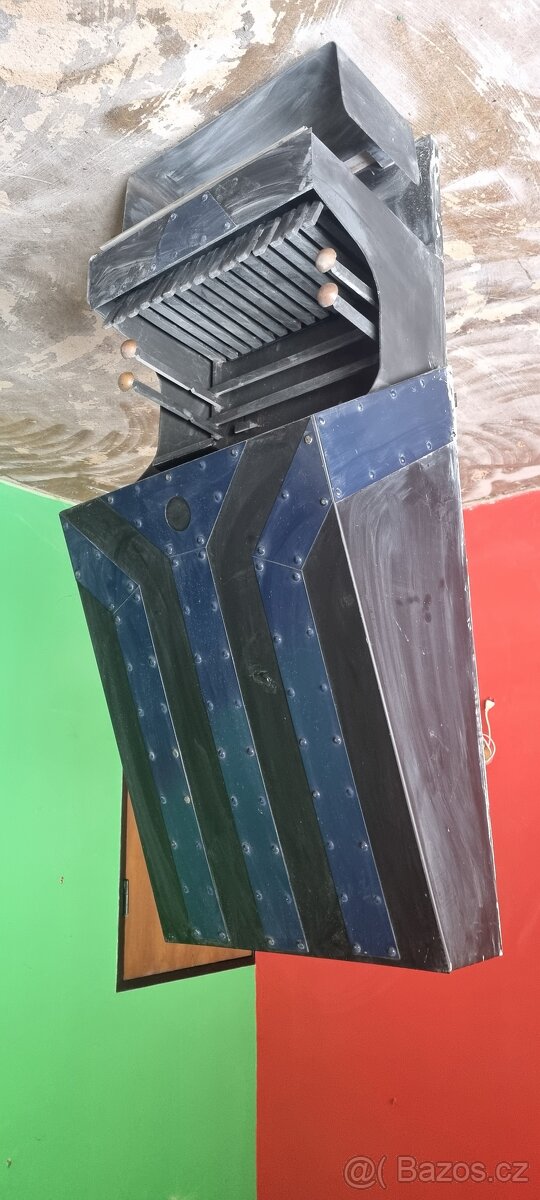 Krb: Výška 158,5 cm Šířka 62,5 cm Hlou