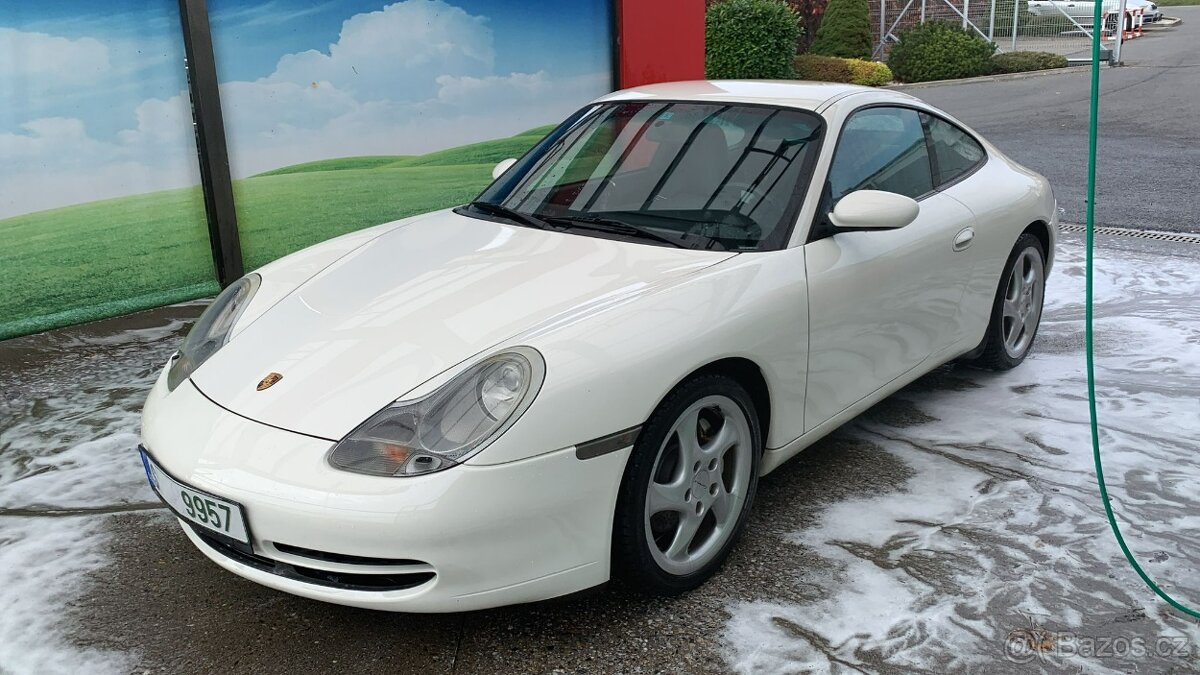 Porsche 911 996 Carrera 4 2001 motor po GO, krásné auto